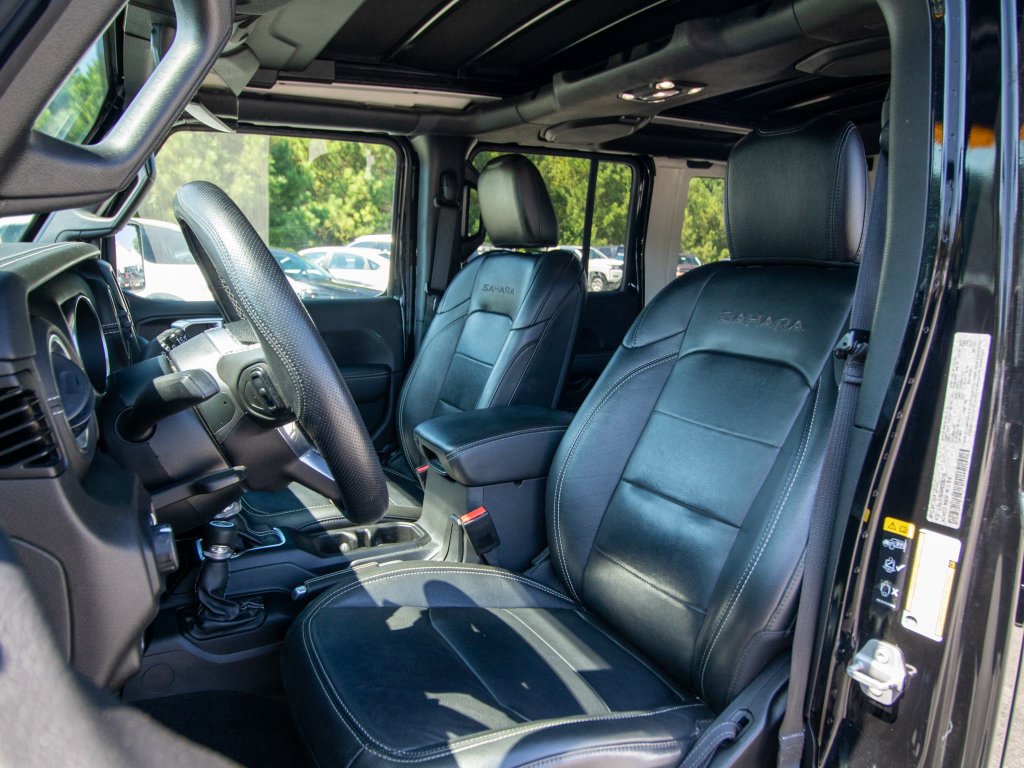 Used 2022 Jeep Wrangler Unlimited Sahara w/ Cold Weather Group AWD/4WD image 8