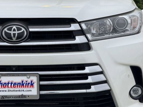 Used 2019 Toyota Highlander Limited Platinum image 8