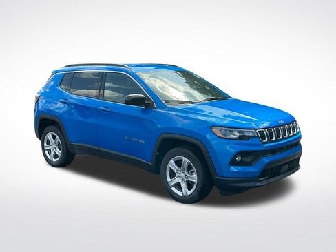 Used 2024 Jeep Compass Latitude AWD/4WD image 9
