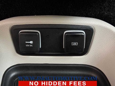 Used 2020 Chrysler Pacifica Touring-L FWD image 42