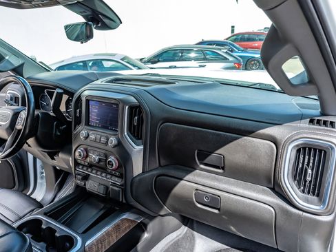 Used 2022 GMC Sierra 3500 Denali w/ Denali Ultimate Package AWD/4WD image 17