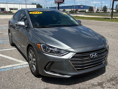 Used 2017 Hyundai Elantra Limited w/ Limited Tech Package 08