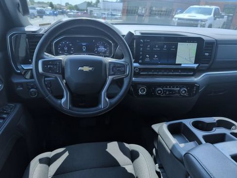 Used 2024 Chevrolet Silverado 1500 LT AWD/4WD image 2