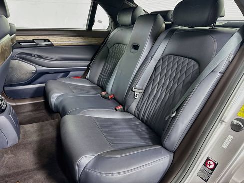 Used 2020 Genesis G90 3.3T Premium RWD image 32