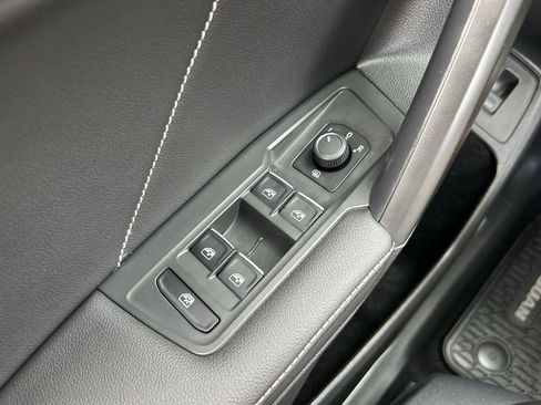 Used 2024 Volkswagen Tiguan SE R-Line AWD/4WD image 20