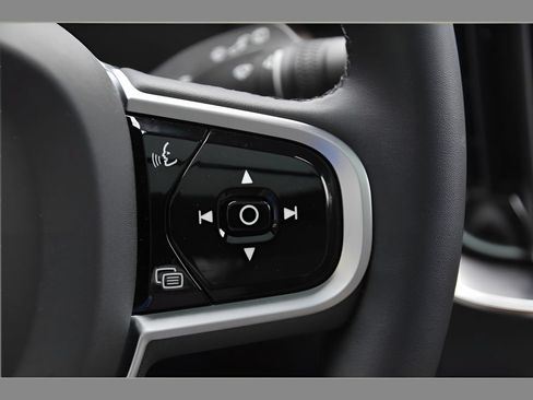 Certified 2026 Volvo XC90 B5 Core w/ Protection Package Premier AWD/4WD image 35