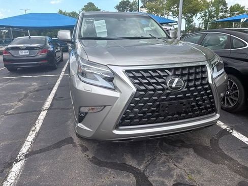 Used 2020 Lexus GX 460 Premium w/ Premium Package AWD/4WD image 2
