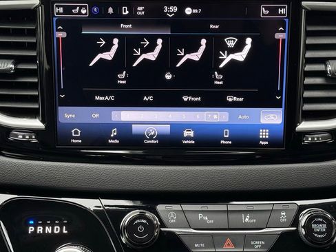 Used 2024 Chrysler Pacifica Touring-L image 43