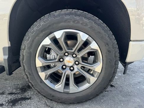 Used 2026 Chevrolet Silverado 1500 High Country w/ Technology Package image 9