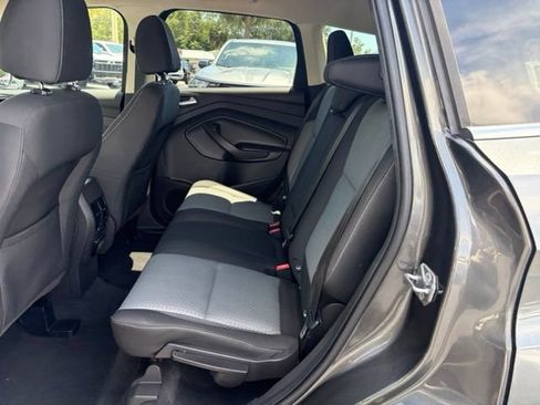 Used 2017 Ford Escape SE w/ Equipment Group 201A FWD image 15