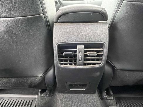 Used 2024 Toyota Corolla Cross XLE image 12