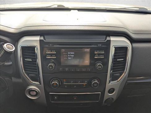 Used 2018 Nissan Titan SV image 13