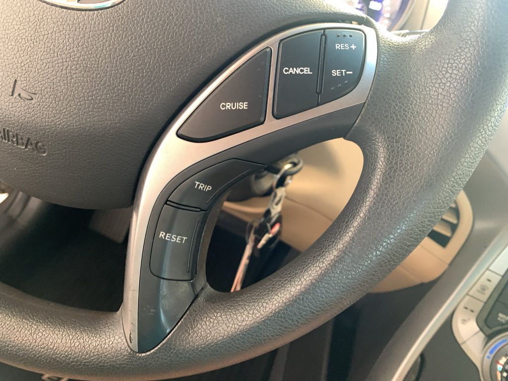 Used 2013 Hyundai Elantra GLS w/ Preferred Pkg FWD image 17
