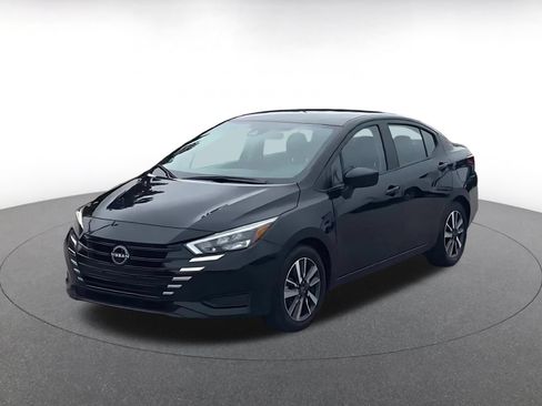 Used 2025 Nissan Versa SV FWD image 7