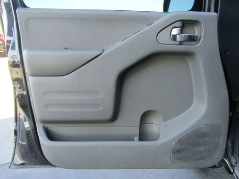 Used 2016 Nissan Frontier Desert Runner image 34