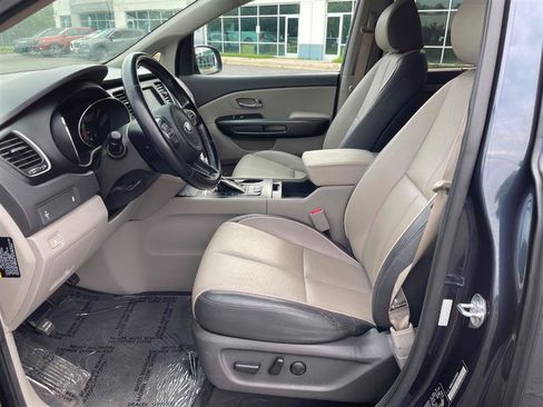 Used 2017 Kia Sedona LX w/ LX Essentials Premium Package FWD image 31