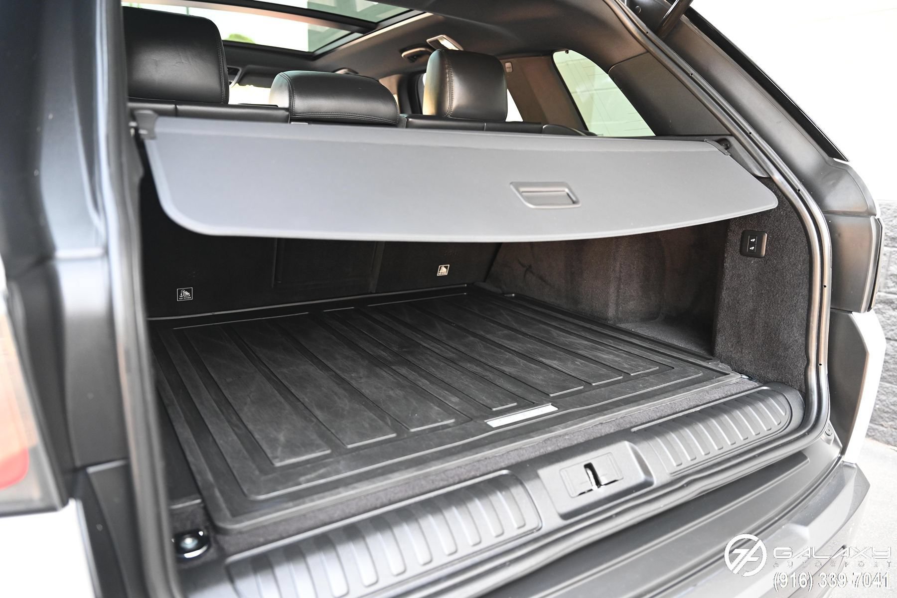 Used 2019 Land Rover Range Rover Sport HSE AWD/4WD image 15