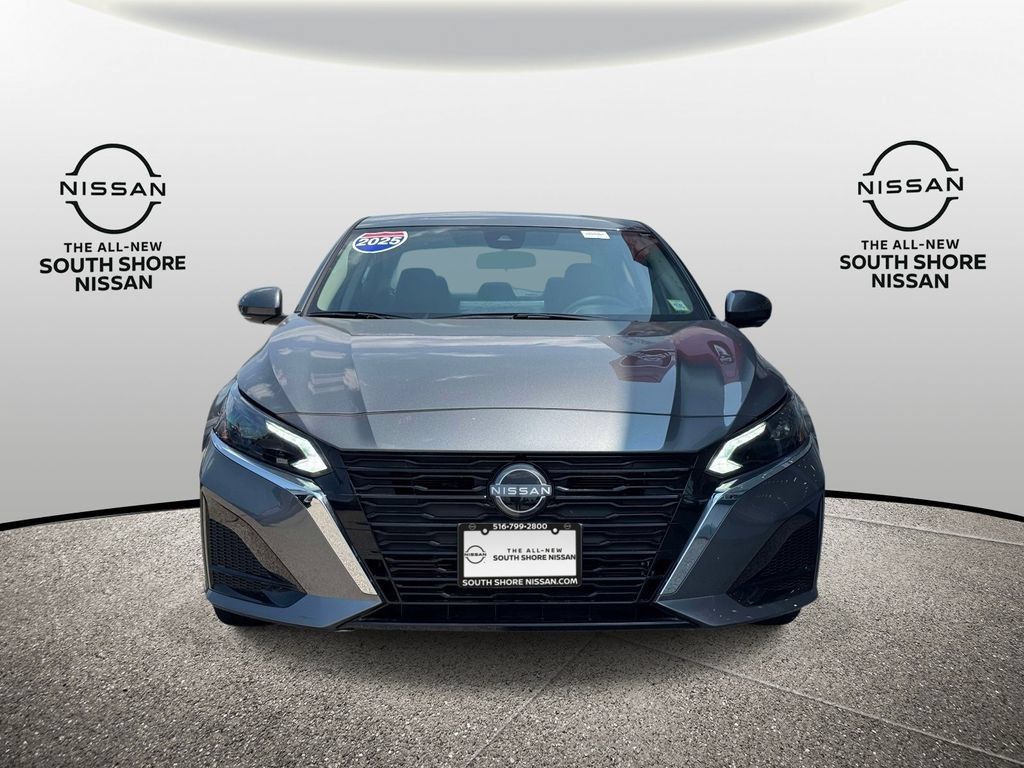 Certified 2025 Nissan Altima 2.5 SL FWD image 2