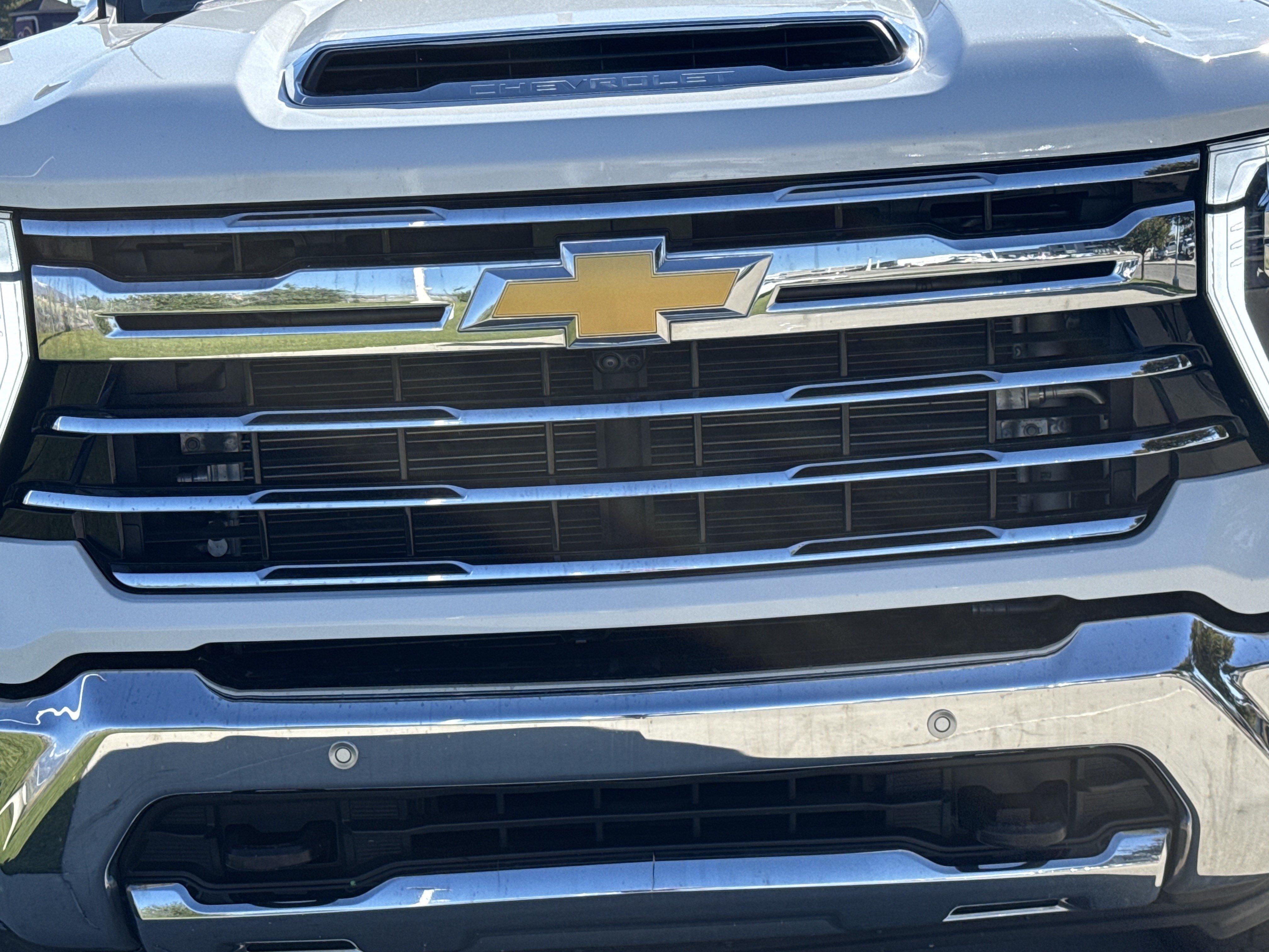Used 2024 Chevrolet Silverado 3500 LTZ w/ LTZ Convenience Package AWD/4WD image 9