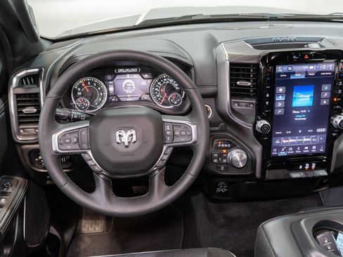 Used 2025 RAM 1500 Laramie AWD/4WD image 12