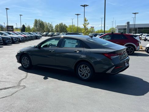 New 2026 Hyundai Elantra Blue image 11