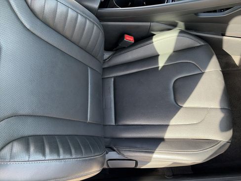 Certified 2025 Hyundai Elantra Limited FWD image 33