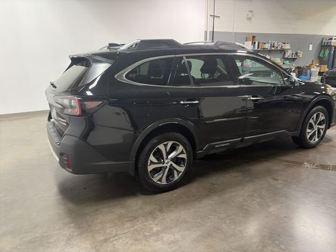 Used 2020 Subaru Outback Touring w/ Popular Package #2 AWD/4WD image 3