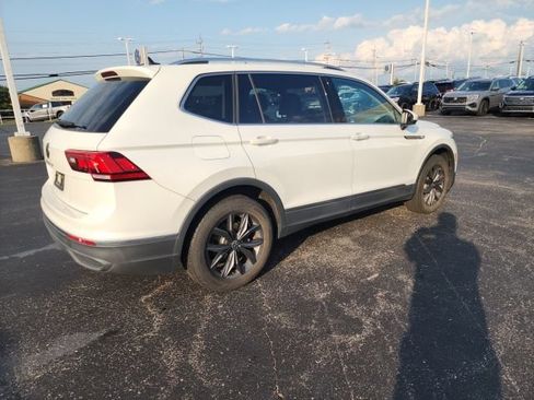 Certified 2023 Volkswagen Tiguan SE w/ Panoramic Sunroof Package FWD image 35