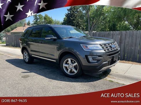 Used 2017 Ford Explorer XLT AWD/4WD image 1