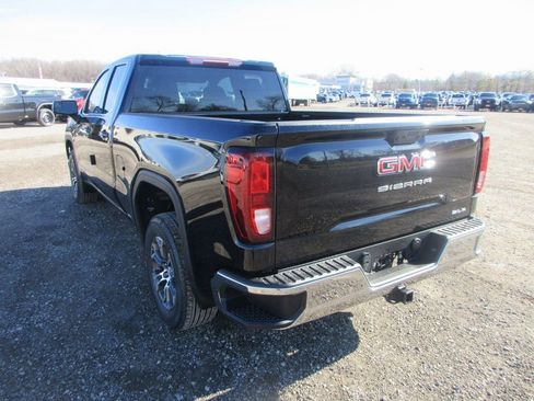 New 2026 GMC Sierra 1500 SLE image 7