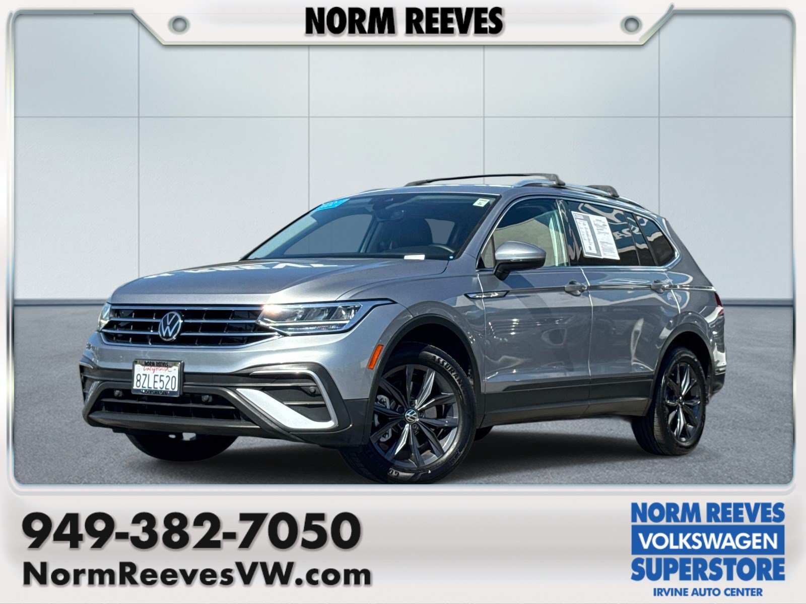 Certified 2022 Volkswagen Tiguan SE w/ Panoramic Sunroof Package FWD image 1