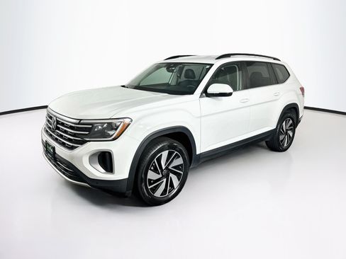 Used 2025 Volkswagen Atlas SE FWD image 3