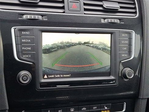 Used 2016 Volkswagen GTI SE image 18