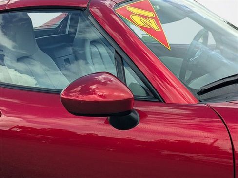 Used 2021 MAZDA MX-5 Miata RF Grand Touring image 15