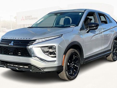 Used 2024 Mitsubishi Eclipse Cross LE image 1