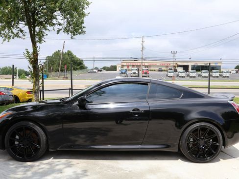 Used 2010 INFINITI G37 Sport w/ Navigation Pkg RWD image 2