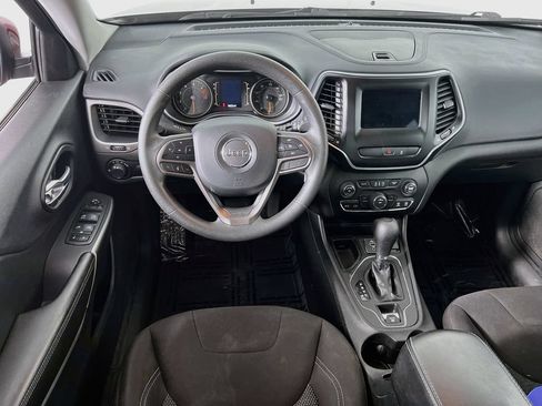 Used 2021 Jeep Cherokee Latitude FWD image 21