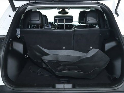 Used 2019 Jeep Cherokee Limited image 31