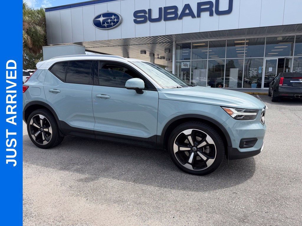 Used 2019 Volvo XC40 T5 Momentum AWD/4WD image 1