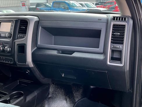 Used 2018 RAM 2500 Tradesman w/ Chrome Appearance Group image 17