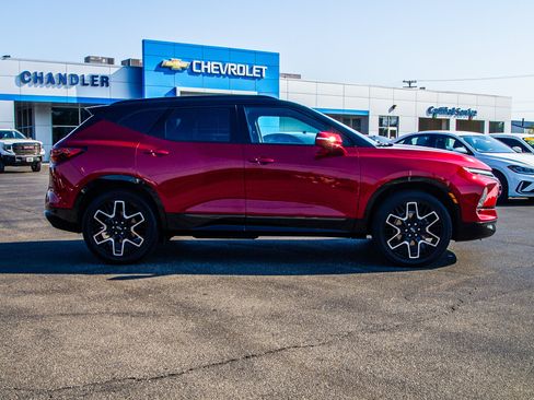 Used 2023 Chevrolet Blazer RS w/ Enhanced Convenience Package FWD image 8