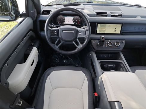 Used 2024 Land Rover Defender 110 X-Dynamic SE image 20