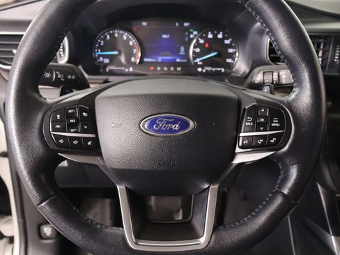 Used 2020 Ford Explorer Limited AWD/4WD image 3
