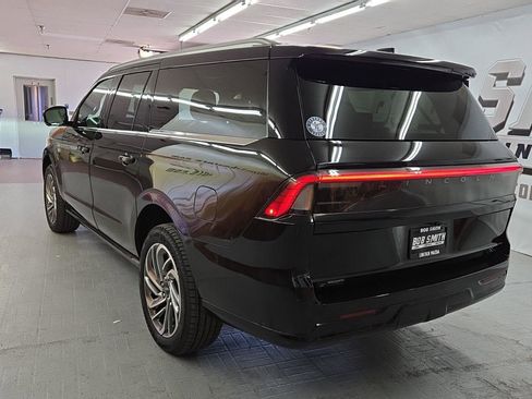 New 2025 Lincoln Navigator L Reserve image 11