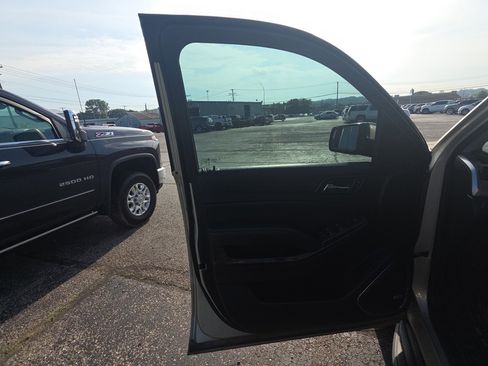 Used 2017 Chevrolet Tahoe LT w/ Texas Edition Package RWD image 7