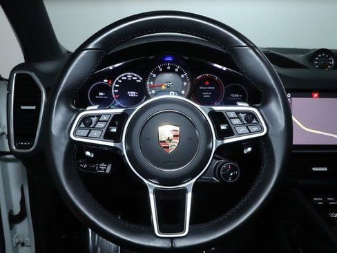 Used 2021 Porsche Cayenne Coupe image 23