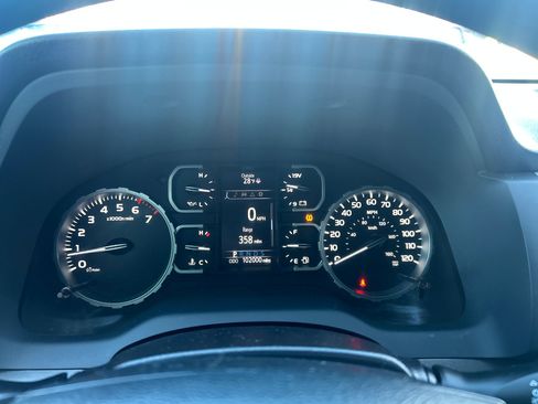 Used 2018 Toyota Tundra SR5 image 11