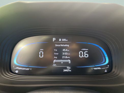 Used 2025 Hyundai Venue SEL FWD image 17