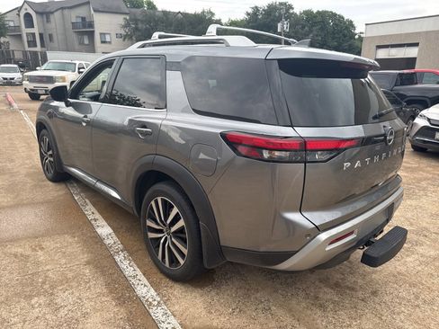 Used 2023 Nissan Pathfinder Platinum AWD/4WD image 3