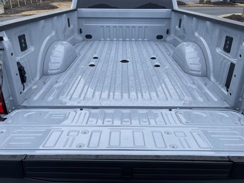 Used 2026 Ford F450 Platinum w/ FX4 Off-Road Package image 30